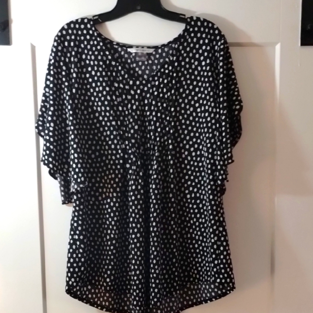 Peter Nygard Black and White Tie Front Blouse